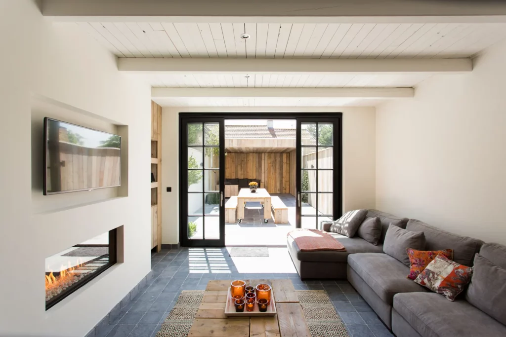 Wohnzimmer mit Gaskamin im Ferienhaus zu mieten in Knokke Belgien am Meer für 8, 10, 12 bis zu 14 Personen bei ZaligAanZee.be.
