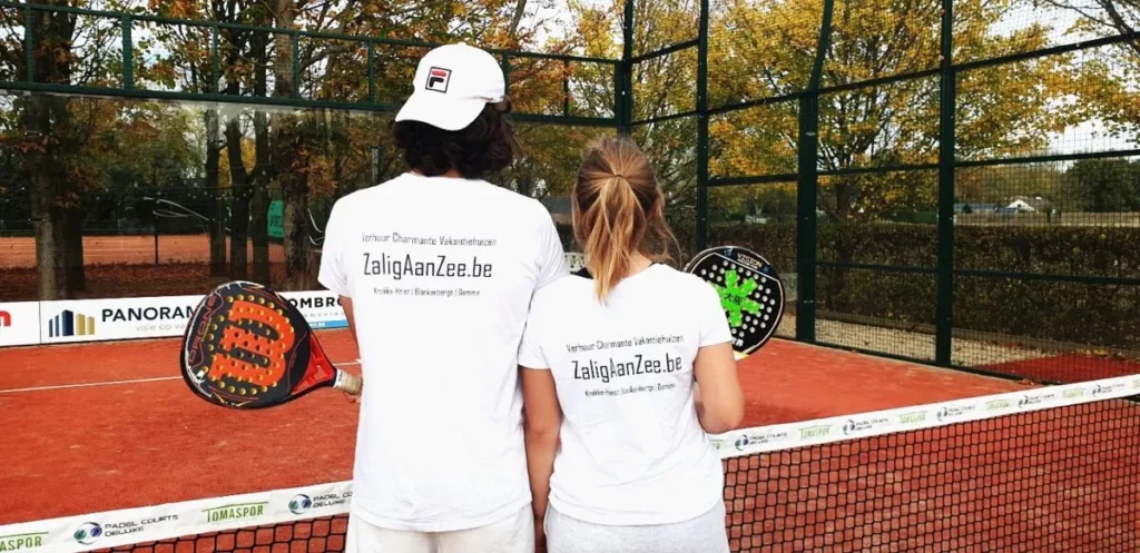 Eine Padel-Training oder eine Padel-Klinik, eine originelle sportliche Aktivität während Ihres Aufenthalts bei ZaligAanZee.